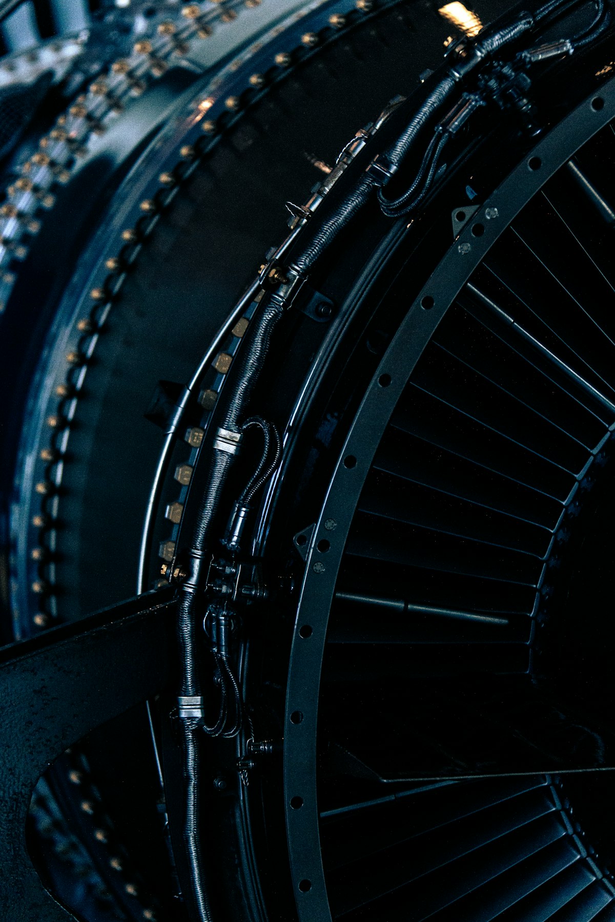 Internal structure and hydraulic lines of a disassembled aircraft engine
